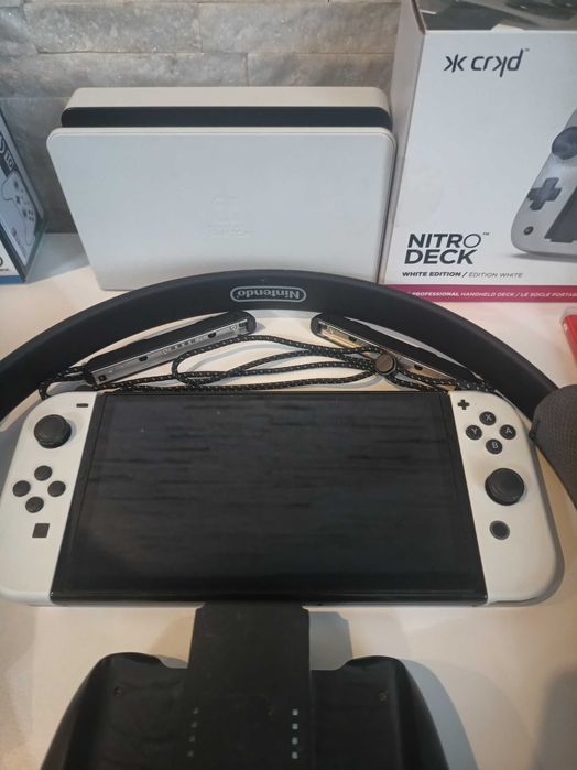 Nintendo Switch OLED. Super stan, super zestaw.