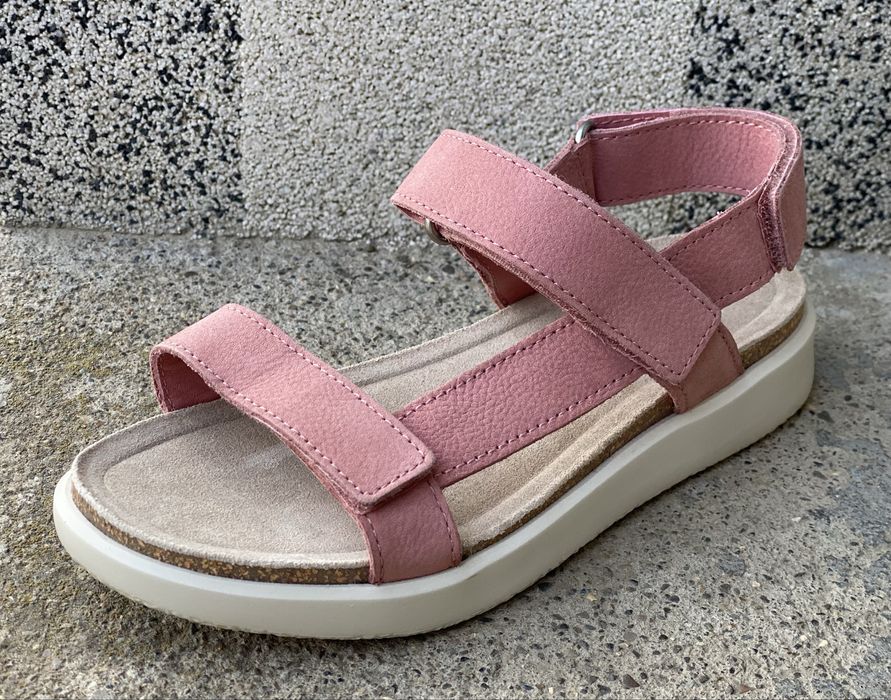 Шкіряні босоніжки сандалі ecco flowt 32 p.