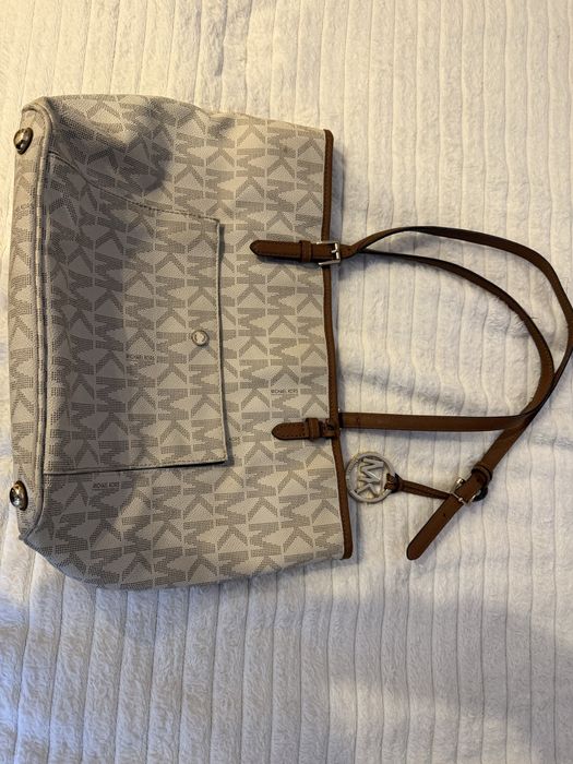 Mala Michael Kors