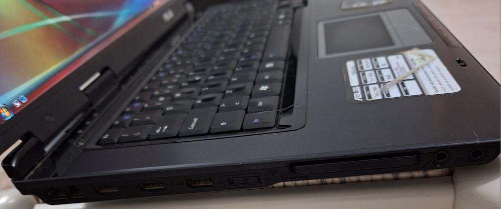 PC portátil Asus X59SL com oferta