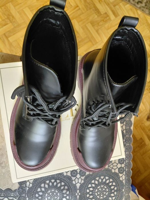 Botki czarno brązowe  na grubej podeszie