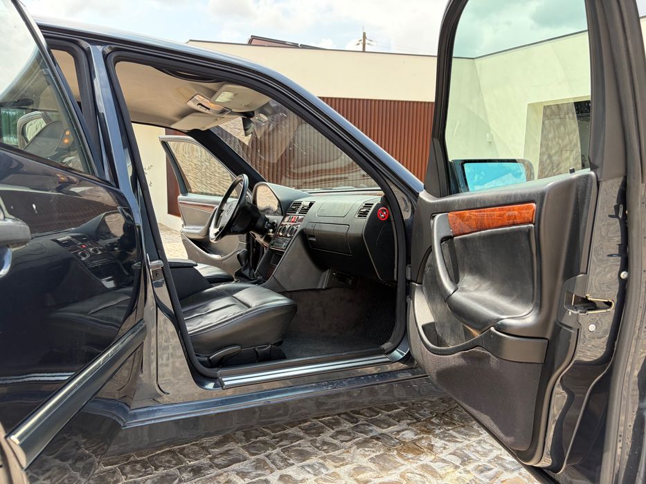 Mercedes-Benz C 250 — fotografia 6