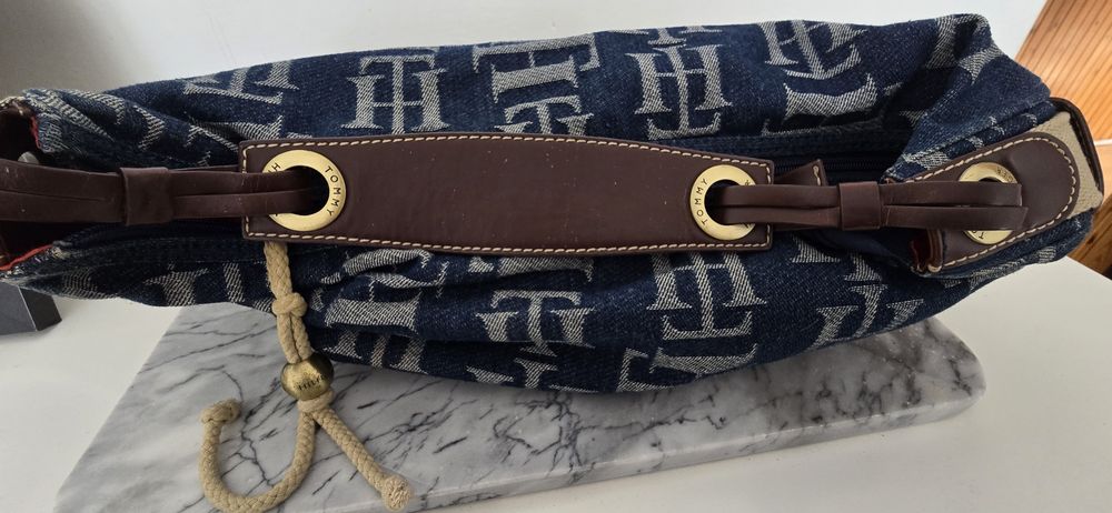 Torebka na ramię Tommy Hilfiger