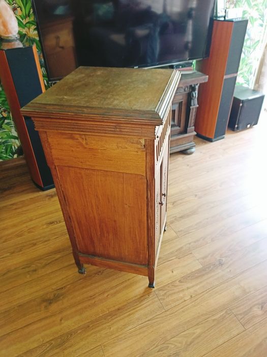 Gramofon przedwojenny antyk