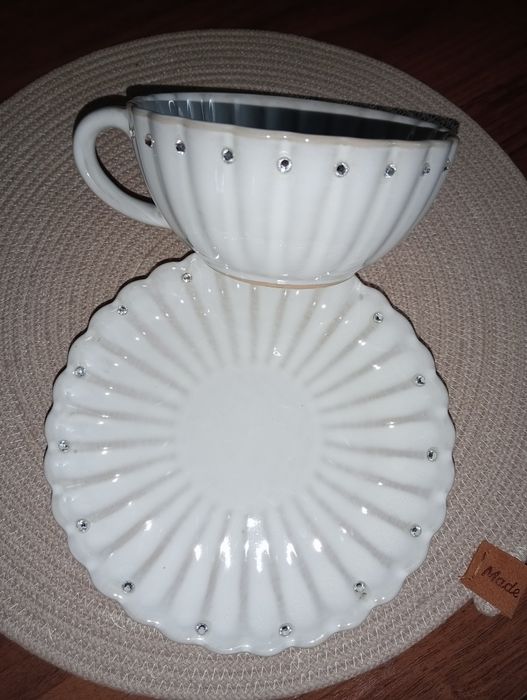 Чашка з блюдцем з стразами