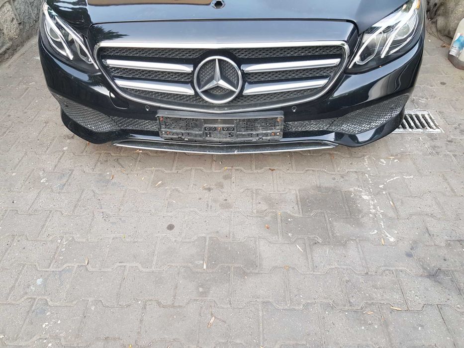 Przedni zderzak Mercedes 213 Avantgarde