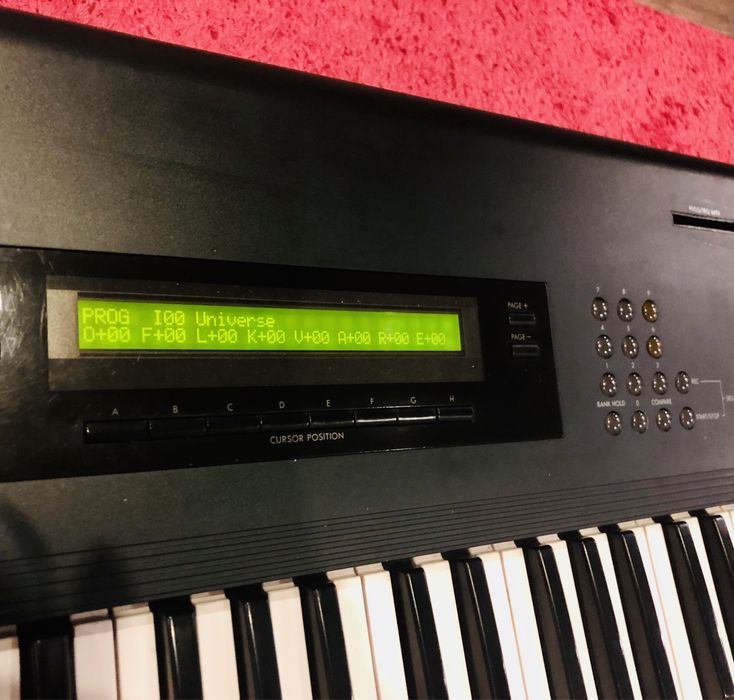 Korg M1 mitico sintetizador dos anos 80