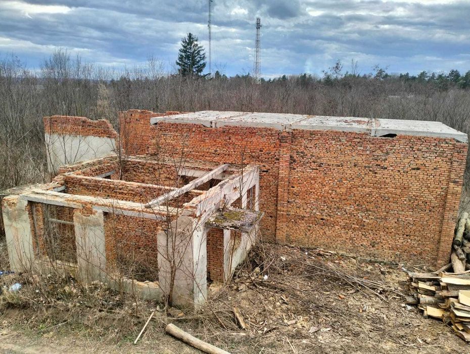 Нежитлове приміщення, адміністративний будинок