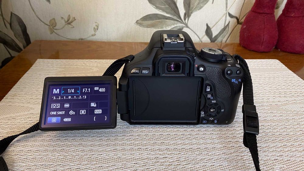 Фотоаппарат Canon 600d Kit.