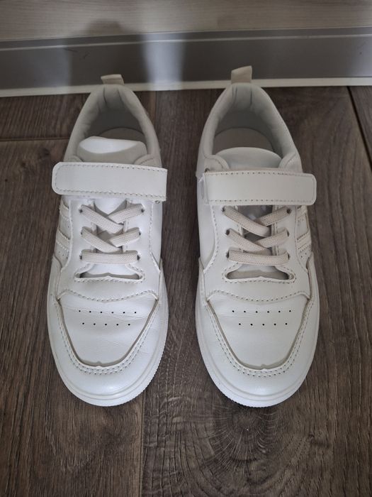 Кросівки дитячі, нові