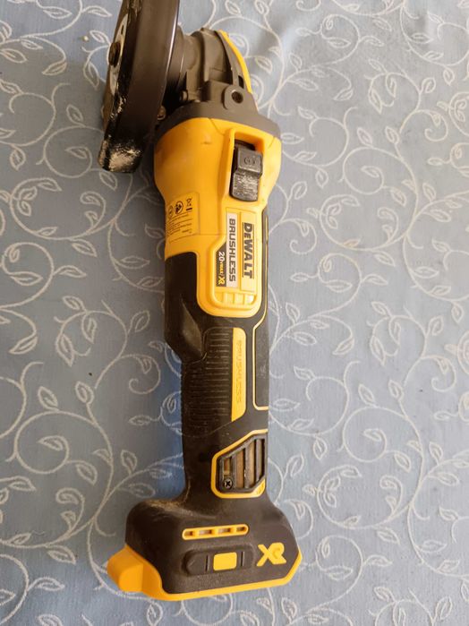 Rebarbadora da DeWALT  para baterias de 18v ou de 20v , para disco 125