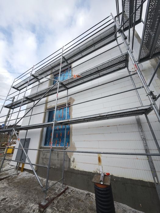 Wynajem- Rusztowanie elewacyjne Plettac