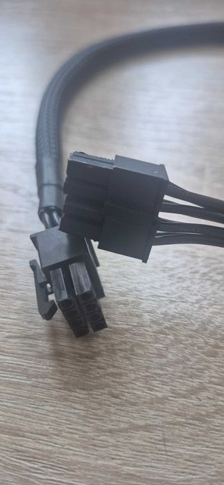 Kabel PCI-E 8 4+4.  Nieużywany.