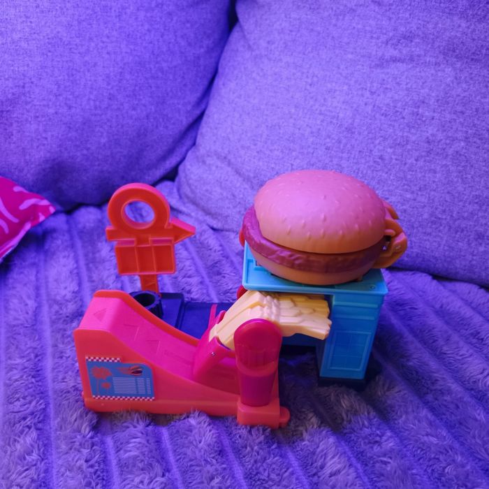 Hot wheels hamburger