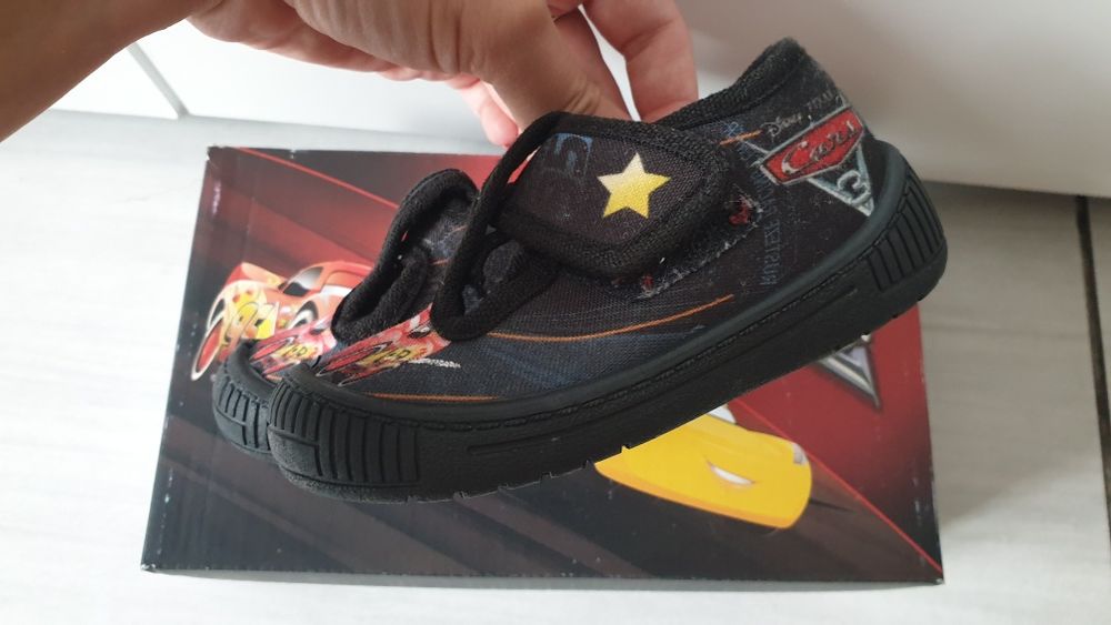 Papucie kapcie buty po domu dziecięce bajka auta mcqueen r. 22