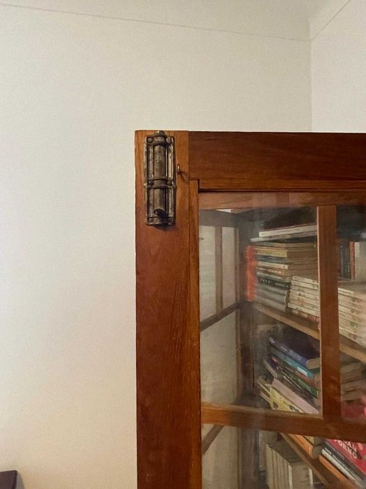 Móvel livreira loureiro vitrine expurgada madeira maciça