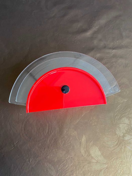 Utensílios de cozinha vários em vermelho