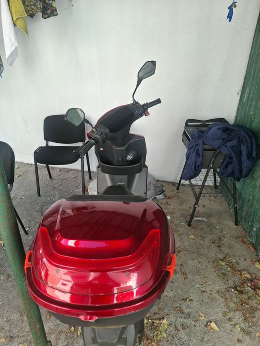 Vendo uma mota eléctrica