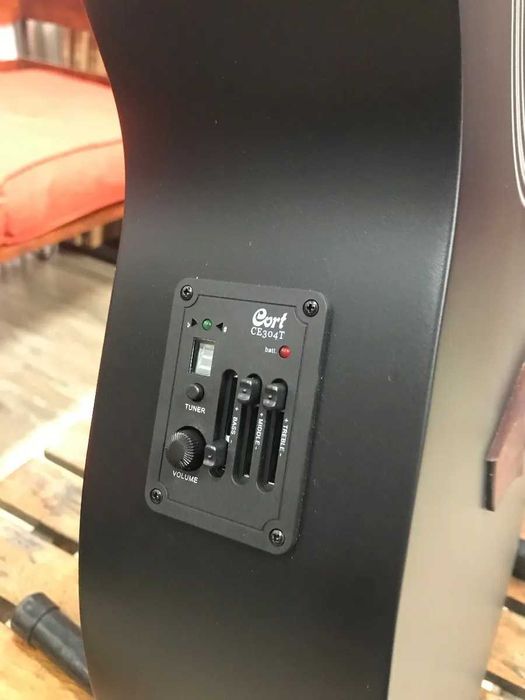 Acústica Eletrificada Cort AF 510E BKS novas p/ estrear envio.