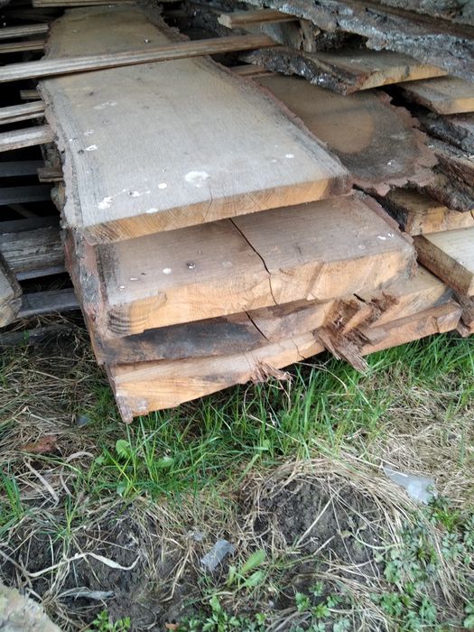 Dąb, bale, słupki-suche na schody, stoły.