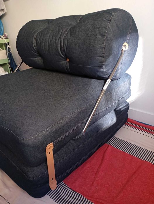 Poltrona-cama azul desmontável, duas funções - IKEA