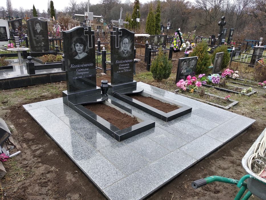 Памятники, гранитные ограды, цоколя