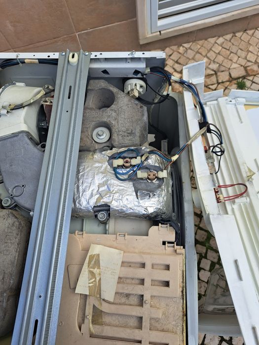 Máquina de lavar e secar roupa WHIRLPOOL AWZ 614 em peças E