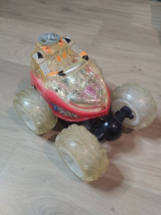 Продам машинки на радіокеруванні