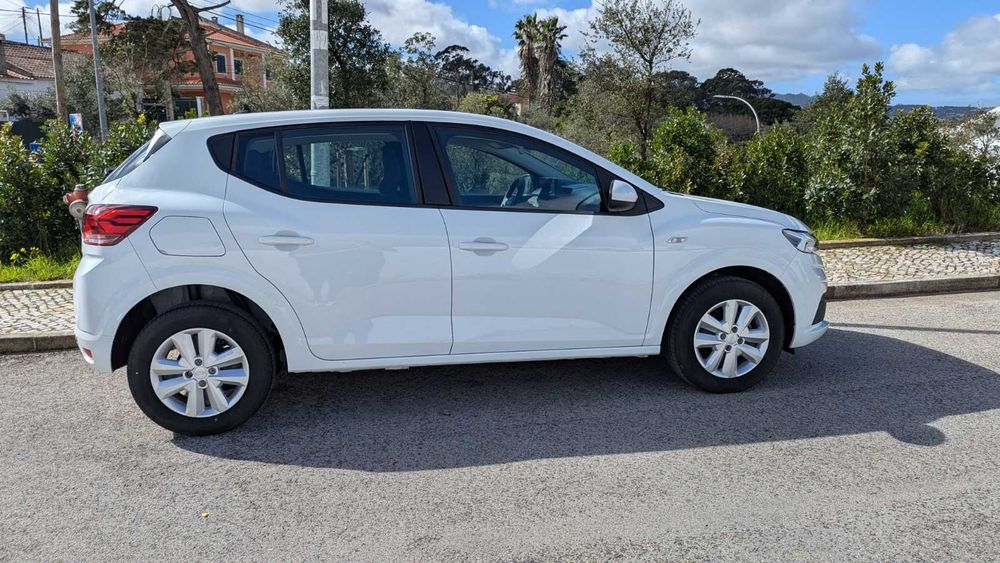 Dacia Sandero 1.0 TCe CVT Automático 2023 – 3.180 km