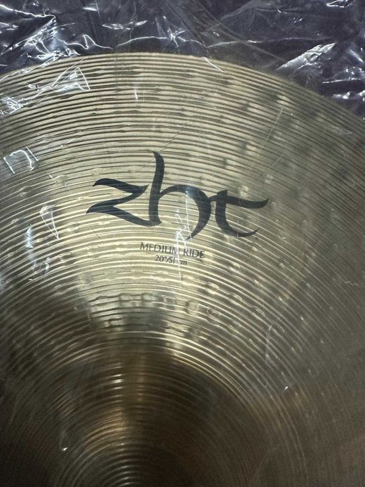 Zildjian ZBT Medium Ride 20" *NOVO*