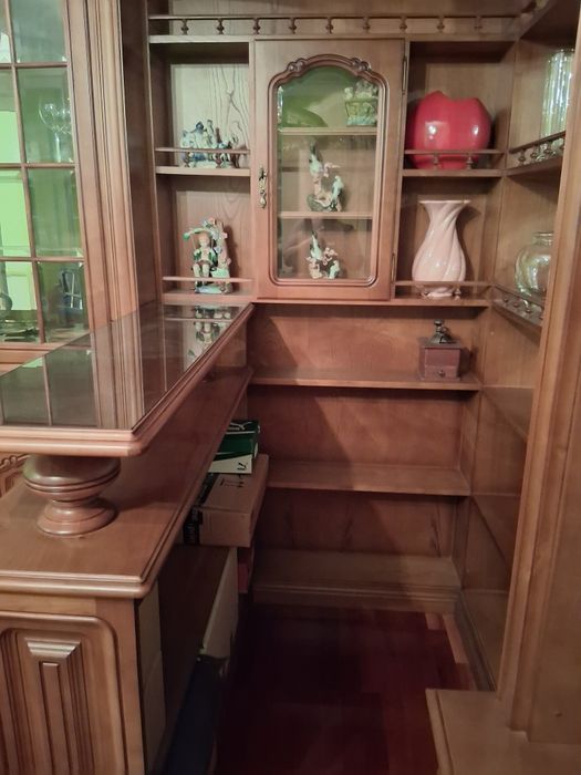 Conjunto de mobiliario de sala classico com bar e cristaleira