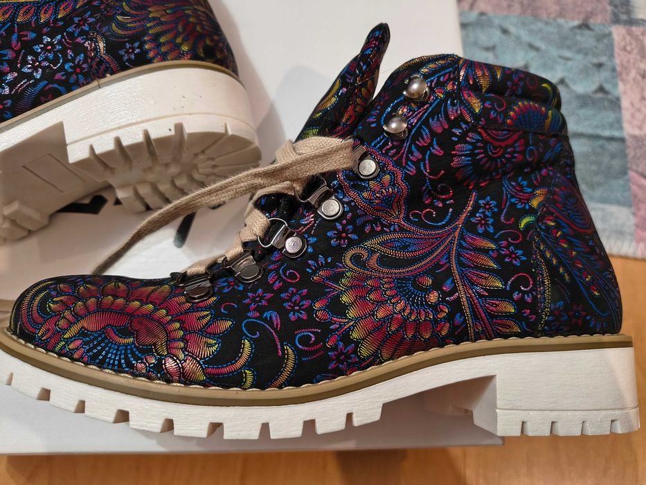 Ocieplane traperki botki timberki - skóra naturalna.