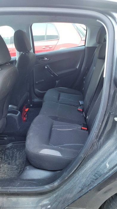 Peugeot 208 1.2i 2014