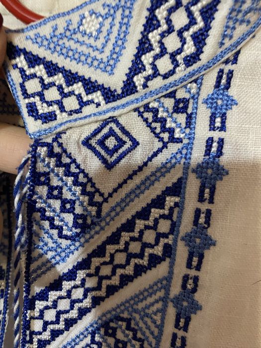 Продам вишиванку лег