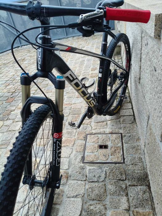 Bicicleta Focus Raven carbono  Roda 29