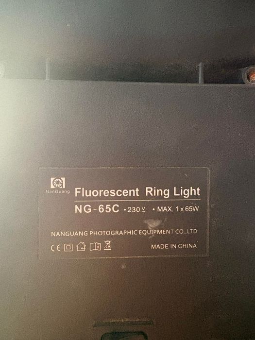 Lampa pierścieniowa NanGuang NG-65C ze statywem