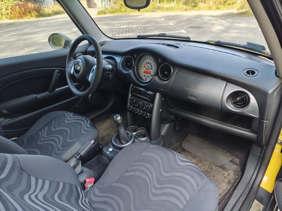 Mini Cooper 1.6 benzyna