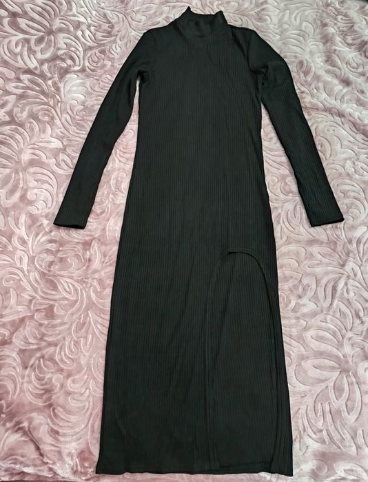 Сукня/плаття з розрізом,в рубчик,з горловиною