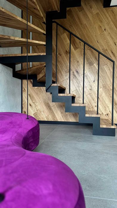 Schody stalowe z dębowymi stopniami Opole