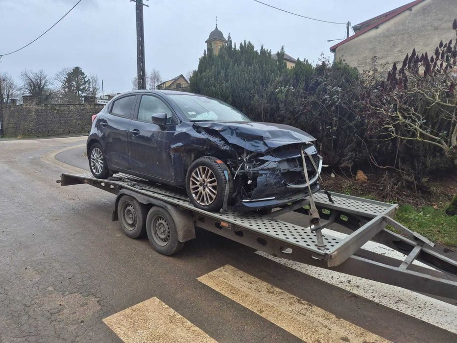 Mazda 2  1,5 Benzyna