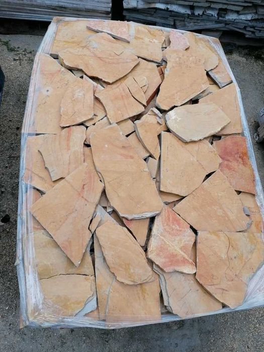 Pedra Rústica/Vidraço Amarelo para revestimento de parede; 248€/Palete