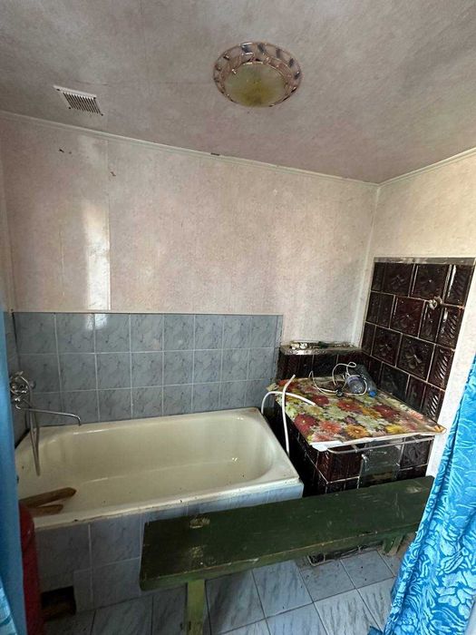 Продаж будинку с.Вікторів +43 сот землі. всі комунікації є.