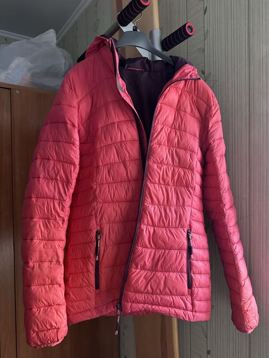 Жіночий верхній одяг, б/у