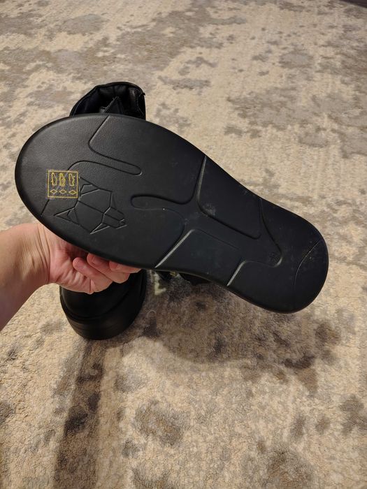 Черевики  жіночі