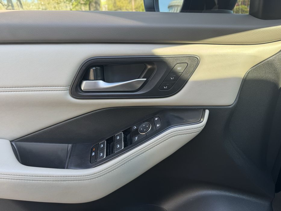 Nissan rogue 2023г SL