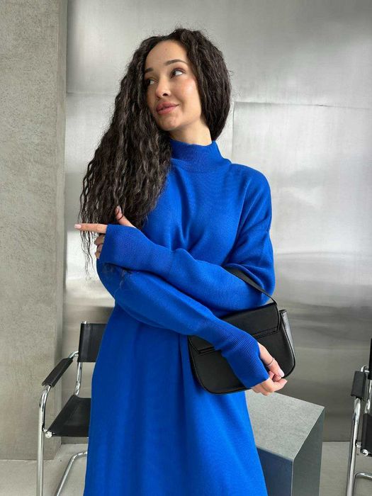 шикарное платье оверсайз с митенкой для пальца