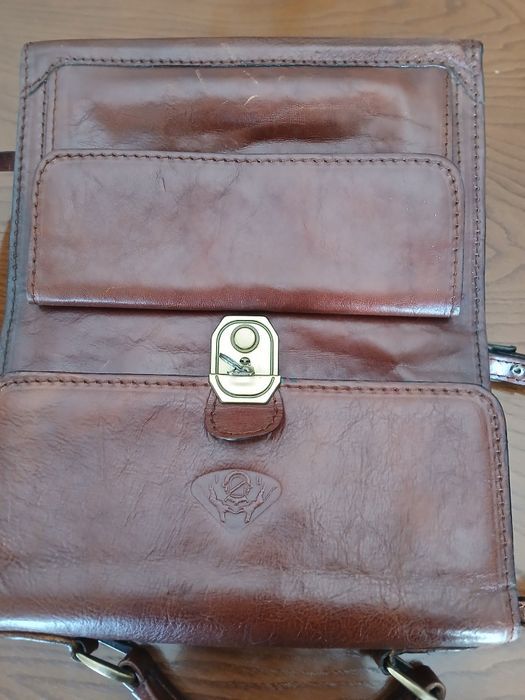 Bolsa em couro impecável