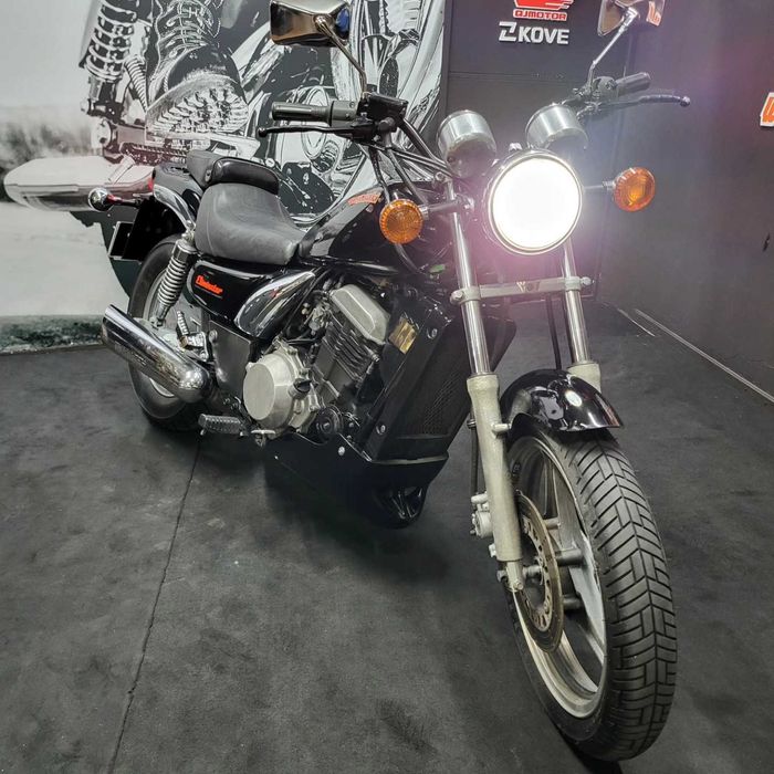 Kawasaki Eliminator 250