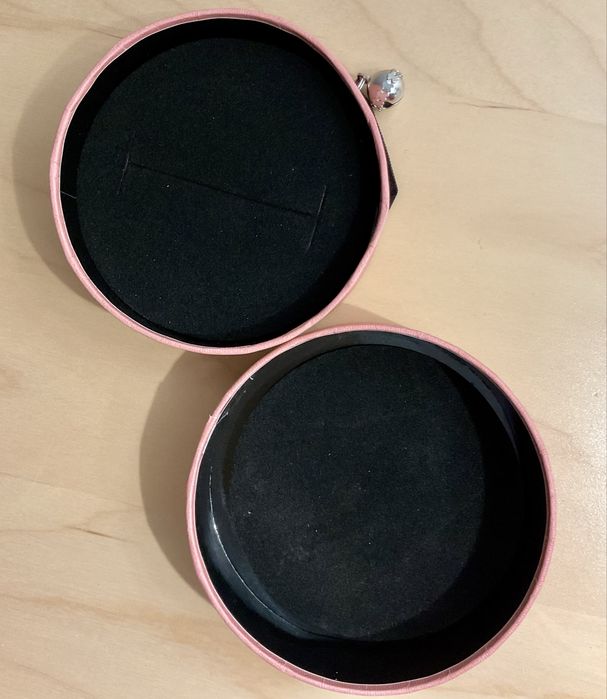 Caixa em tecido rosa Porta joias da Tous