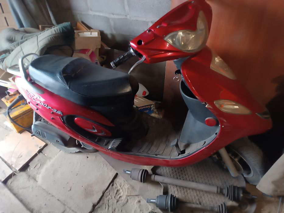 Продам мотороллер geelly